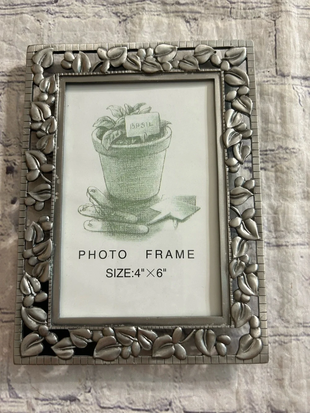SILVER-PLATED PICTURE FRAME PHILIP WHITNEY DECORATIVE LEAF DESIGN 4”x6” STANDS